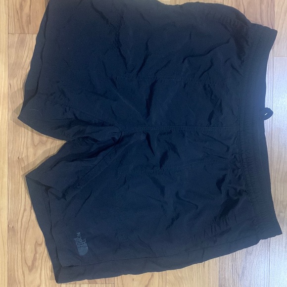 North face shorts - Picture 1 of 4